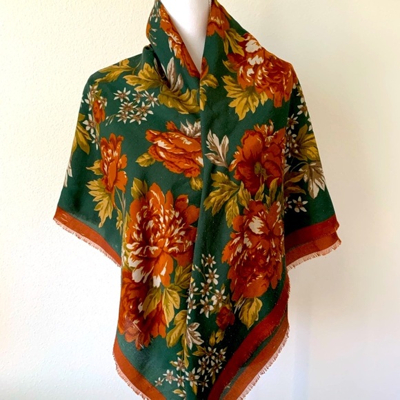 Scarf - Picture 1 of 6